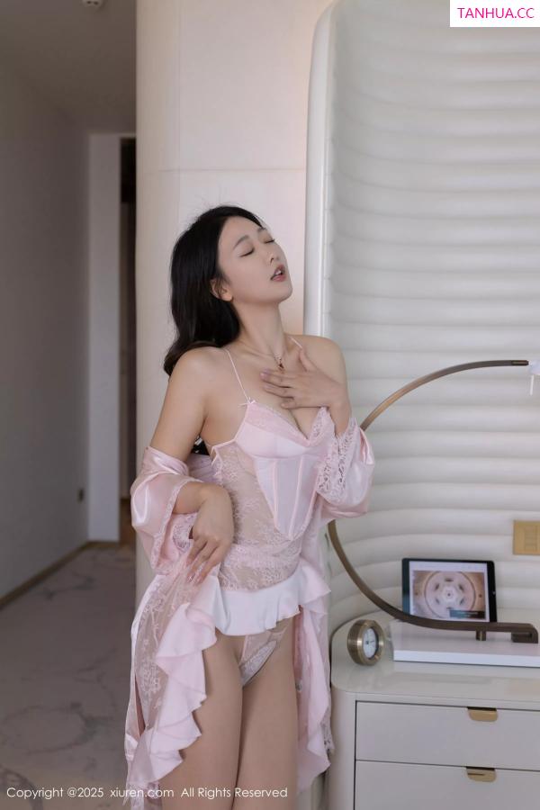 唐安琪  [XiuRen]高清写真图 2025.04.14 No.10150 唐安琪 肉色丝袜第31张图片